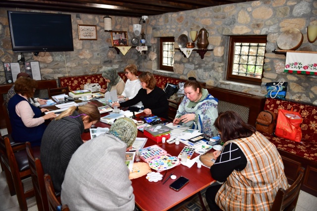 Osmangazi’de Minyatür Sanatı Kadınlarla Hayat Buluyor