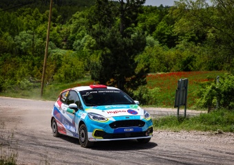 Engelli Ralli Pilotu Kübra Aracını Başarıdan Başarıya Sürüyor
