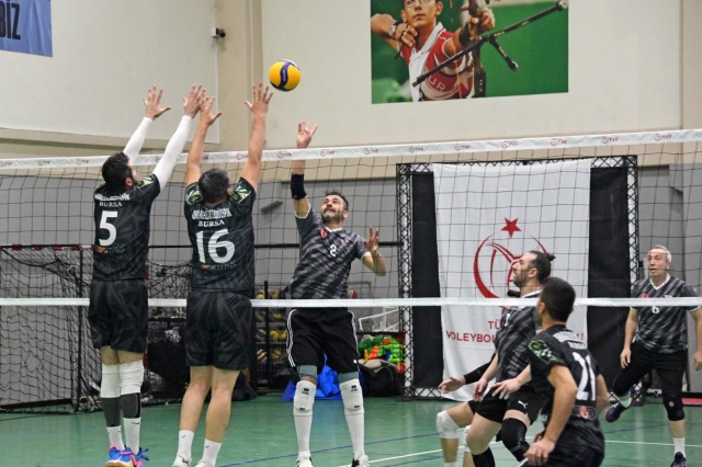 Veteranlar Osmangazi’de Zirve İçin Sahaya Çıktı