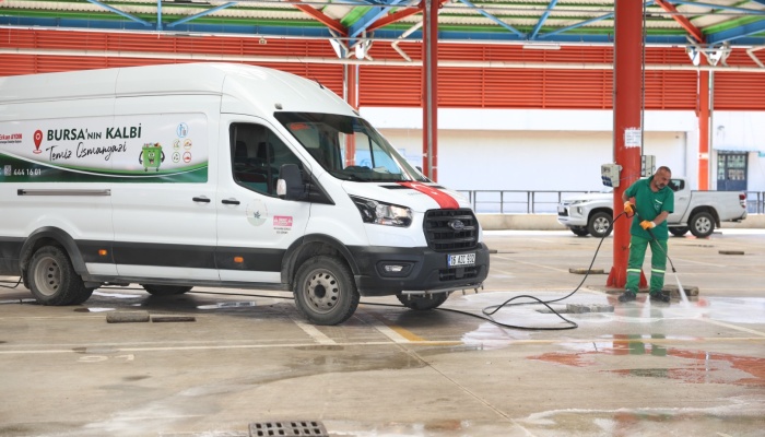 Osmangazi’de Kurban Kesim Alanları Titizlikle Temizleniyor
