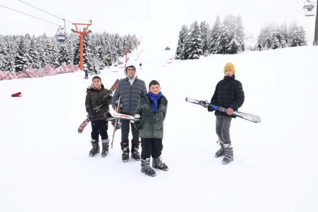 Osmangazi Belediyesi’nden Çocuklara Uludağ’da Kayak Sürprizi