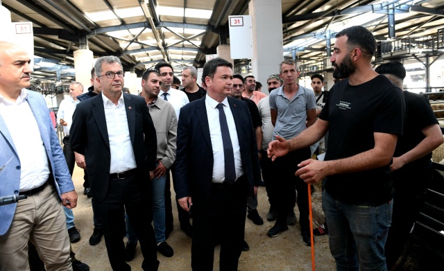 Başkan Aydın Kurban Pazarını Ziyaret Etti