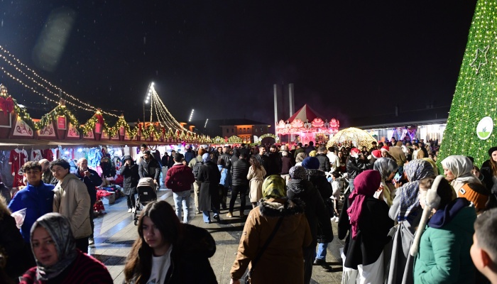 Yeni Yıl Festivali Osmangazi Meydanı’nda Yoğun İlgi Görüyor