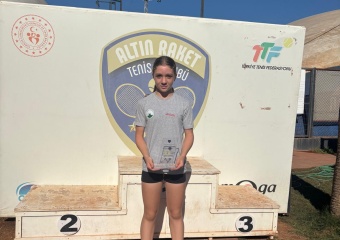 Osmangazili Raket Şampiyonluk Kürsüsüne Oturdu