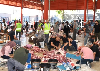 Kurbanlıklar Hijyenik Ortamlarda Kesildi