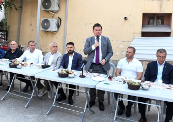 Başkan Aydın Halkın Dertlerini Dinleyerek Çözümler Üretiyor