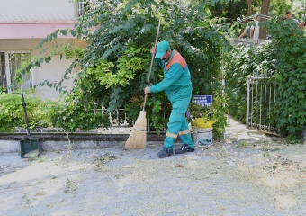 Vatandaşlar Ve Belediye Ekipleri Osmangazi’yi Birlikte Temizliyor