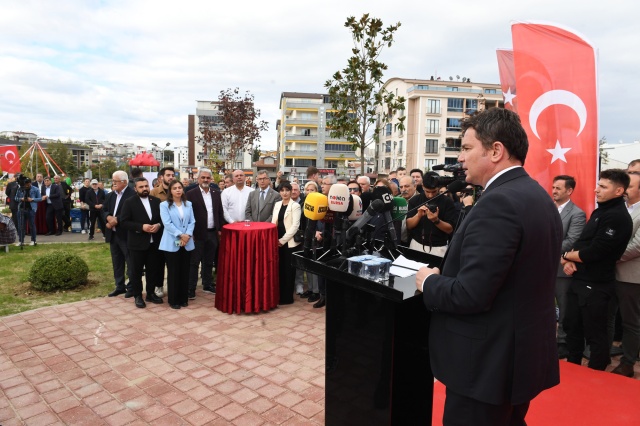 İsmet Paşa Parkı Hizmete Açıldı