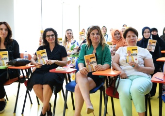 ‘Kadın Yazarıyla Buluşuyor’ Projesinde İlk Kitap Dağıtıldı