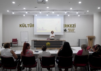 Osmangazi Belediyesi’nden Velilere Özel Kitap Atölyesi