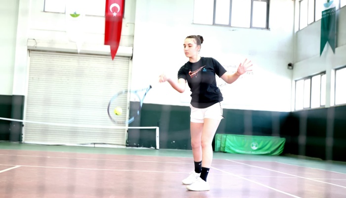 Osmangazi Belediyesi 19 Mayıs Coşkusunu Tenis Kortlarına Taşıdı
