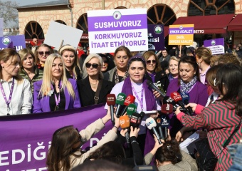 Bursalı Kadınlardan 8 Mart Yürüyüşü