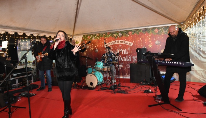 Yeni Yıl Festivali’nde Şarkılar Bursalıların İçini Isıttı