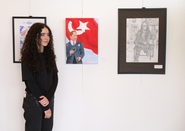 Liseli Öğrencilerin Bir Yıllık Emeği Sanatseverlerle Buluştu