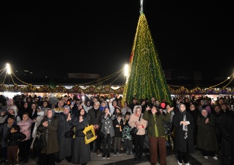 Yeni Yıl Festivali Akşam Saatlerine Renk Kattı