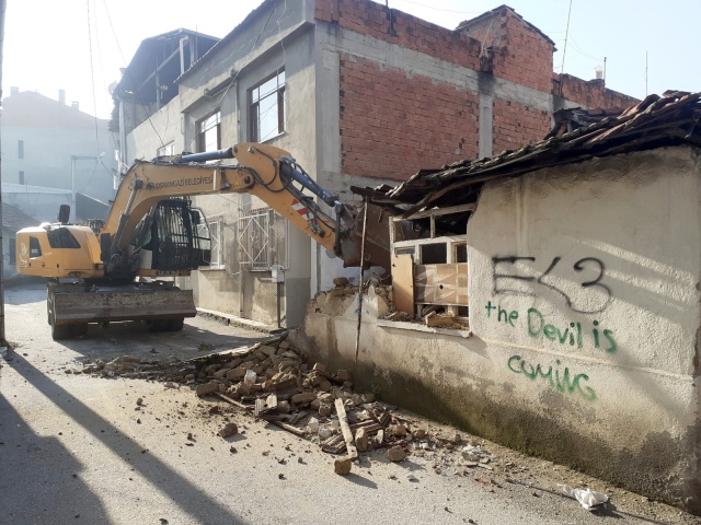 Tehlike Arz Eden Metruk Binalar Yıkılıyor