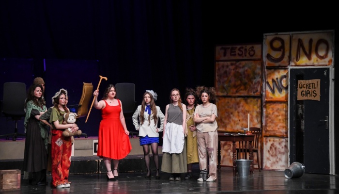 Osmangazi’de Gençlerin Tiyatro Performansı Damga Vurdu
