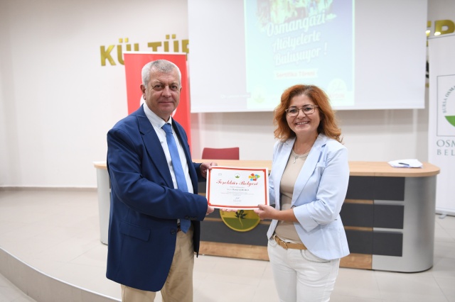 Diksiyon Atölyesi’ni Tamamlayan Kursiyerler Sertifikalarını Aldı