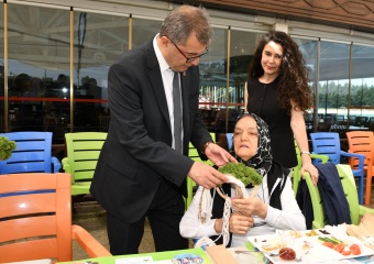 Alzheimer Hastaları İçin Anneler Günü Kutlaması