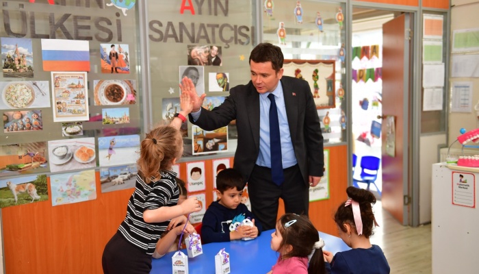 Başkan Erkan Aydın’dan Çocuklara Bayram Ziyareti