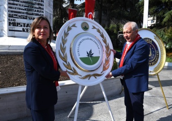 Atatürk’ün Cumhurbaşkanı Olarak Bursa’ya Gelişinin 100. Yılı Anısına Çelenk Sunumu Yapıldı