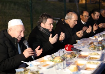 Başkan Aydın Ramazan Sofrasında Osmangazililerle Buluştu
