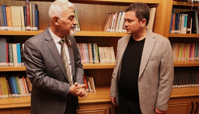 ÇGD Bursa Şubesi Osmangazi’ye Uğur Mumcu Kitaplarını Bağışladı