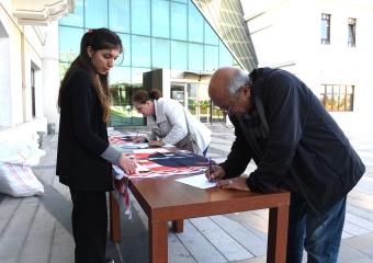 Osmangazi Belediyesi 10 Bin Ata Posteri Dağıtıyor