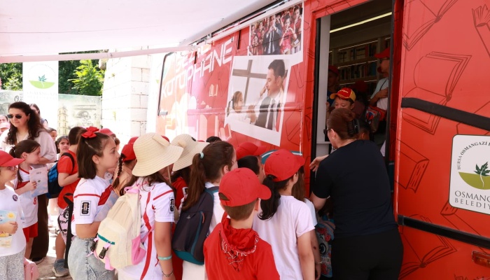 Osmangazi Belediyesi Çocuklara Kitap ve Tarih Sevgisi Aşılıyor