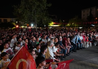 Başkan Aydın, Galibiyet Coşkusunu Vatandaşlarla Birlikte Yaşadı