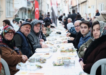 Osmangazi Belediyesi’nin İftar Sofrası Dolup Taştı