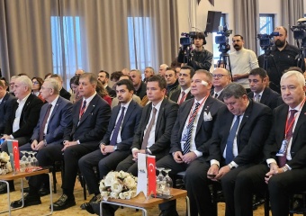 Başkan Aydın Afetlere Dirençli Kentler Paneli’ne Katıldı