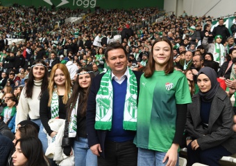 Başkan Aydın, Bursaspor’un Maçını Öğrencilerle Birlikte İzledi