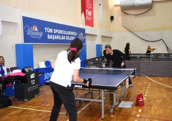 Ulusal Bursa Veteran Masa Tenisi Turnuvası Başladı