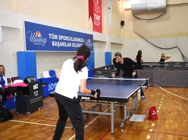 Ulusal Bursa Veteran Masa Tenisi Turnuvası Başladı