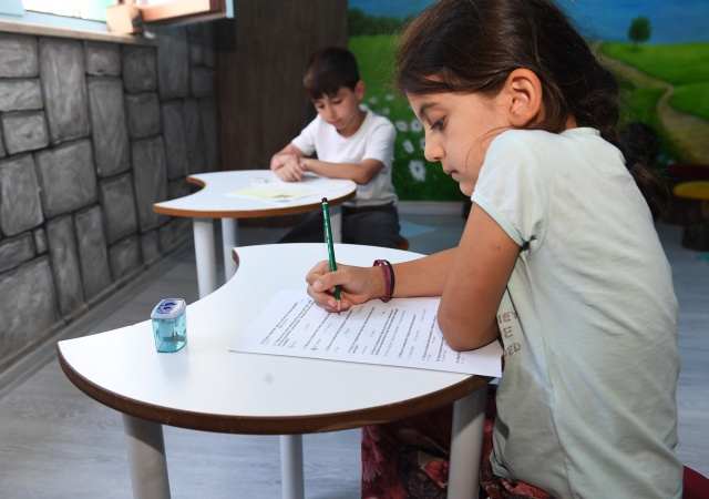 Yaz Kurslarında Çocuklar Eğlenerek Öğreniyor