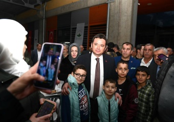 Başkan Aydın Bin Kişiyle Aynı Anda İftar Açtı