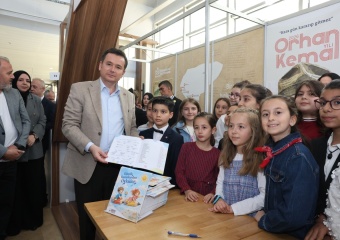 Başkan Erkan Aydın Bursa 23. Kitap Fuarı’nda Çocuk Yazarlarla Buluştu