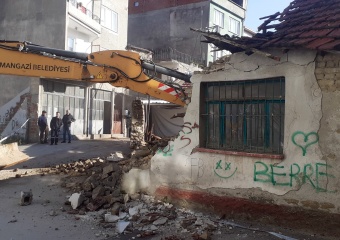 Osmangazi’de Metruk Bina Temizliği