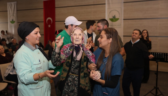BAREM Sakinleri Dünya Yaşlılar Günü’nü Şarkılarla Kutladı