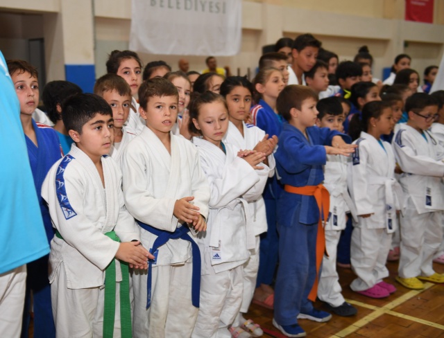 Başkan Aydın, Genç Judo Ve Taekwondoculara Sertifikalarını Verdi