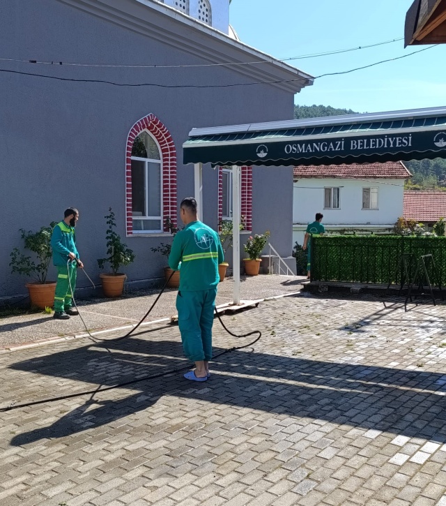Osmangazi Belediyesi Camilerde Temizlik Çalışması Başlattı