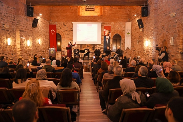 Yazdığı En Özel Şiirlerini Osmangazi’de Okudu