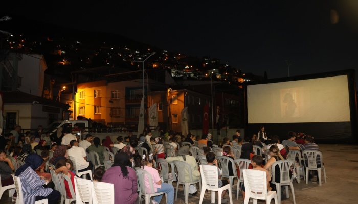Mollafenari’de Sinema Perdesi Çocuklar İçin Açıldı
