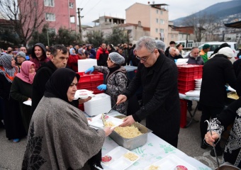 Osmangazi Belediyesi Ramazan Bereketini Sırameşeler’e Taşıdı