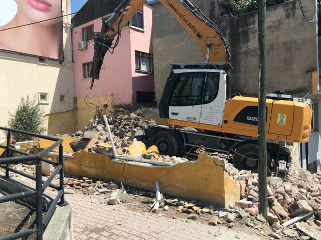 Kamu Arazisine İnşa Edilen Gecekondu Yıkıldı